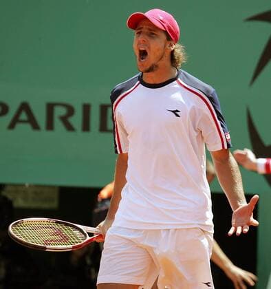 Gaston Gaudio (Argentinien) wütend Tennis Herren French Open 2006, ATP Tour, Grand Slam, Einzelbild Roland Garros Paris Enttäuschung, Verzweiflung,