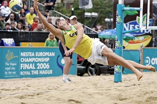 Julius Brink (Deutschland) hechtet zum Ball Beachvolleyball Herren German Masters 2006, Nestea European Championship Tour, Beach Einzelbild Hamburg Dynamik,