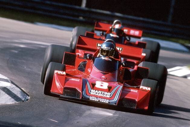 Hans Joachim Stuck (Deutschland) verfolgt von seinem Teamkollegen John Watson (England beide Brabham Alfa Romeo) Motorsport Grand Prix Herren Großer Preis von Italien 1977, Formel 1 Weltmeisterschaft, F1, F, GP, WM Gruppe Monza