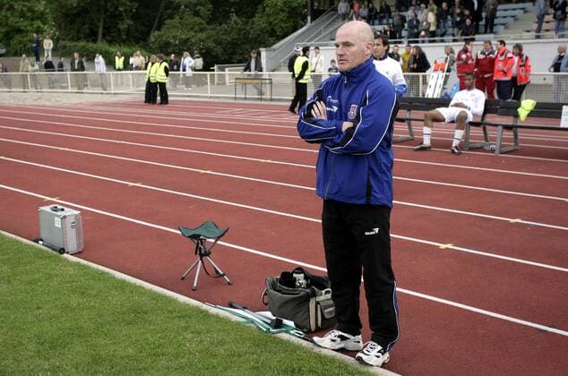 Fußball, Trainerhistorie, FSV Frankfurt Trainer Michael Blättel (FSV Frankfurt) am Spielfeldrand Fußball Herren Hessenpokal 2005 2006, Landespokal, hessischer Pokal, Pokalspiel, Hessen, Finale, Endspiel Einzelbild Wiesbaden