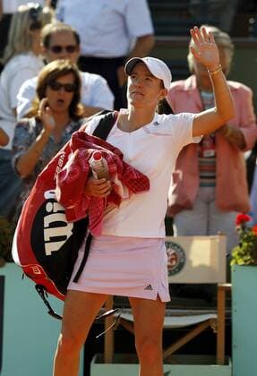 Justine Henin Hardenne (Belgien) bedankt sich bei den Zuschauern Tennis Damen French Open 2006, Grand Slam, WTA Tour Einzelbild Roland Garros Paris Freude,
