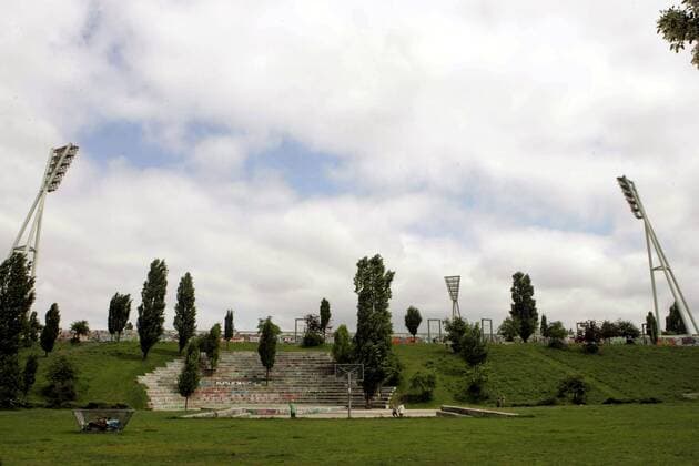Blick vom Mauerpark auf das Friedrich Ludwig Jahn Stadion Fußball Herren Stadion 2006 Totale Friedrich Ludwig Jahn Stadion Berlin