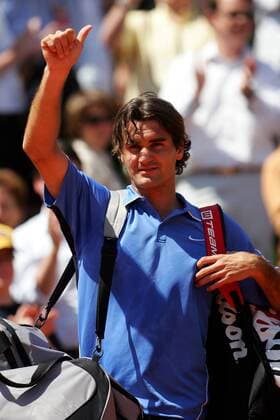Roger Federer (Schweiz) verabschiedet sich von den Anhängern Tennis Herren French Open 2006, Grand Slam, ATP Tour Einzelbild Paris Roland Garros