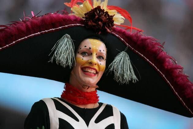 Weibliche Protagonistin der Eröffnungsfeier anlässlich der Weltmeisterschaft 2006 Fußball WM Herren WM 2006, Eröffnungsfeier, Eröffnung, Zeremonie, Feier, Eröffnungszeremonie o0 Choreographie Porträt Gesichtsbemalung, Bemalung, bemalt München Freude,