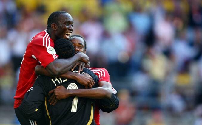 Dwight Yorke (Trinidad und Tobago, li.) - Schlußjubel -  Fußball WM Herren WM 2006, Länderspiel, Nationalteam, Gruppe B, Nationaltrikot, Gruppe Dortmund Glück, Freude, Begeisterung,