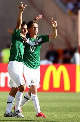 Guillermo Franco (re.) und Omar Bravo (beide Mexiko) - Torjubel Fußball WM Herren WM 2006, Länderspiel, Nationalteam, Nationaltrikot, Gruppe D Gruppe Nürnberg Freude,