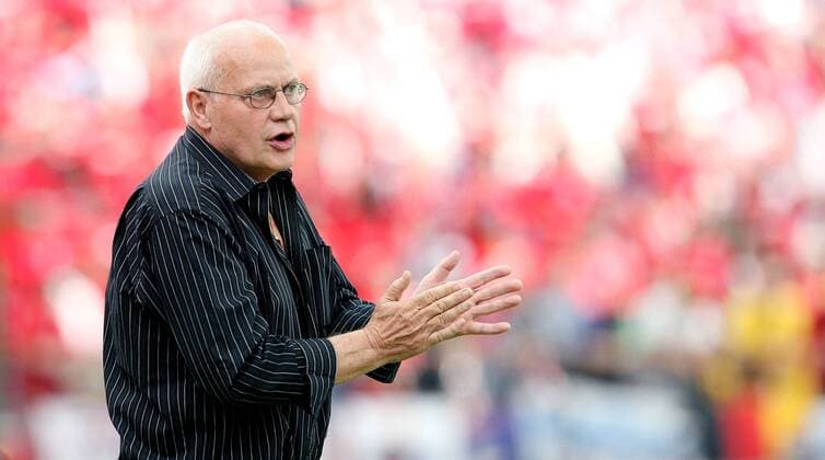 Nationaltrainer Otto Pfister (Togo) gibt Anweisungen -  Fußball WM Herren WM 2006, Länderspiel, Nationalteam, Gruppe G, Togo Einzelbild Frankfurt M. Fußball WM Herren WM 2006, Länderspiel, Nationalteam, Gruppe G, Togo Einzelbild Frankfurt M.