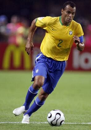 Cafu (Brasilien) am Ball Fußball WM Herren WM 2006, Länderspiel, Nationalteam, Nationaltrikot, Gruppe F Einzelbild Berlin Dynamik, Fußball WM Herren WM 2006, Länderspiel, Nationalteam, Nationaltrikot, Gruppe F Einzelbild Berlin Dynamik,