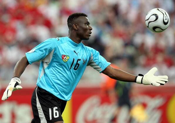 Torwart Kossi Agassa (Togo) - Abschlag -  Fußball Herren WM 2006, Länderspiel, Nationalteam, Nationaltrikot, Gruppe G, Vdig Einzelbild Frankfurt M. Dynamik, Fußball Herren WM 2006, Länderspiel, Nationalteam, Nationaltrikot, Gruppe G, Vdig Einzelbild Frankfurt M. Dynamik,