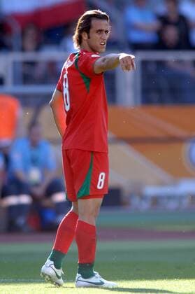Ali Karimi (Iran) gibt Anweisungen Fußball WM Herren WM 2006, Länderspiel, Nationalteam, Gruppe D, Nationaltrikot Einzelbild Nürnberg Fußball WM Herren WM 2006, Länderspiel, Nationalteam, Gruppe D, Nationaltrikot Einzelbild Nürnberg
