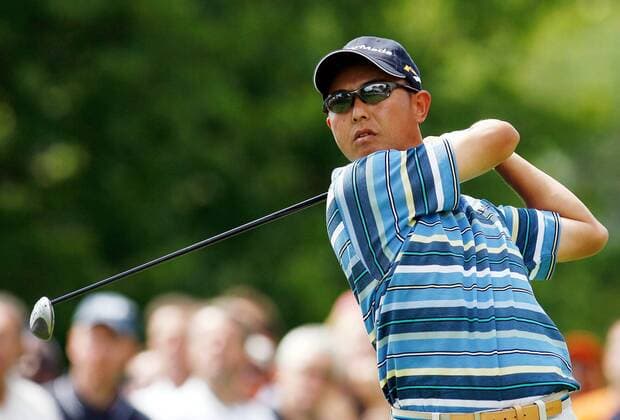 Toru Taniguchi (Japan) schaut seinem Abschlag hinterher -  (NYP20060616102) Golf Herren US Open Championship 2006, PGA Tour, Golfen Einzelbild Mamaroneck New York, NY, N Y Golf Herren US Open Championship 2006, PGA Tour, Golfen Einzelbild Mamaroneck New York, NY, N Y