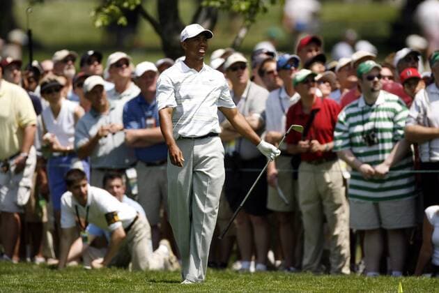 Eldrick Tiger Woods (USA) schaut seinem Schlag vom Fairway hinterher - (Icon7818900) Golf Herren US Open Championship 2006, PGA Tour Totale Mamaroneck New York, NY, N Y Golf Herren US Open Championship 2006, PGA Tour Totale Mamaroneck New York, NY, N Y EDITORIAL USE ONLY