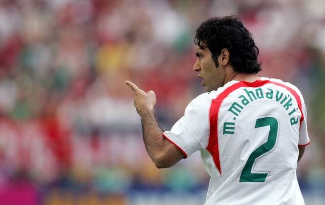 Mehdi Mahdavikia (Iran) gibt Anweisungen -  Fußball WM Herren WM 2006, Länderspiel, Nationalteam, Nationaltrikot, Gruppe D Einzelbild Frankfurt M. Fußball WM Herren WM 2006, Länderspiel, Nationalteam, Nationaltrikot, Gruppe D Einzelbild Frankfurt M.