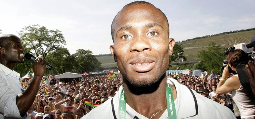 Matthew Amoah (Ghana) gut gelaunt Fußball WM Herren WM 2006, Länderspiel, Nationalteam, Gruppe E, Ghana, Empfang Porträt Würzburg Fußball WM Herren WM 2006, Länderspiel, Nationalteam, Gruppe E, Ghana, Empfang Porträt Würzburg