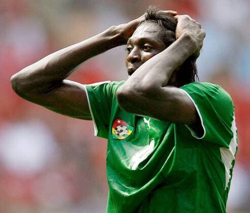Emmanuel Adebayor (Togo) verzweifelt -  Fußball WM Herren WM 2006, Länderspiel, Nationalteam, Nationaltrikot, Gruppe G Einzelbild Dortmund Enttäuschung, Verzweiflung, Fußball WM Herren WM 2006, Länderspiel, Nationalteam, Nationaltrikot, Gruppe G Einzelbild Dortmund Enttäuschung, Verzweiflung,