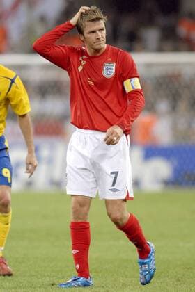 David Beckham (England) nachdenklich Fußball WM Herren WM 2006, Länderspiel, Nationalteam, Gruppe B, Nationaltrikot Einzelbild Köln Nachdenklichkeit, Fußball WM Herren WM 2006, Länderspiel, Nationalteam, Gruppe B, Nationaltrikot Einzelbild Köln Nachdenklichkeit,