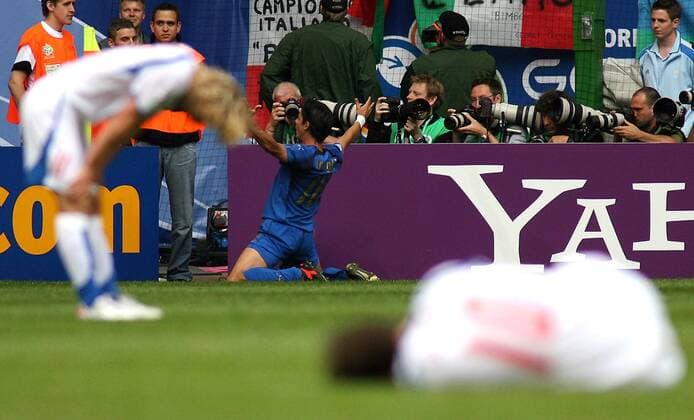 Filippo Inzaghi (Italien, Mitte) - Torjubel, die Tschechen sind geschlagen - Fußball WM Herren WM 2006, Länderspiel, Nationalteam, Gruppe E, Nationaltrikot, Italien - Tschechien 2:0 Totale Hamburg Freude, Fußball WM Herren WM 2006, Länderspiel, Nationalteam, Gruppe E, Nationaltrikot, Italien - Tschechien 2:0 Totale Hamburg Freude,