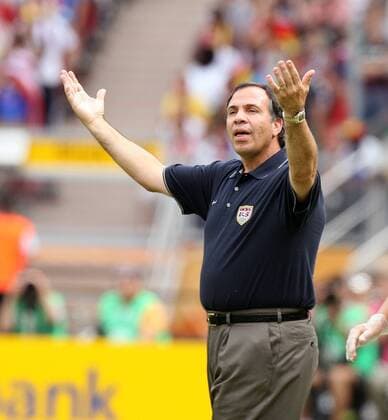 Nationaltrainer Bruce Arena (USA) enttäuscht - Fußball WM Herren WM 2006, Länderspiel, Nationalteam, Gruppe E, Einzelbild Nürnberg Enttäuschung, Fußball WM Herren WM 2006, Länderspiel, Nationalteam, Gruppe E, Einzelbild Nürnberg Enttäuschung,