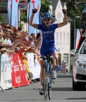 Claudia Häusler (Deutschland Equipe Nürnberger) gewinnt die Deutsche Straßenmeisterschaft 2006 Radsport LM Damen Deutsche Meisterschaft 2006, Landesmeisterschaft, DM, Straßenradsport, Straße, Rad, Vdig Einzelbild Klingenthal Freude, Begeisterung, Radsport LM Damen Deutsche Meisterschaft 2006, Landesmeisterschaft, DM, Straßenradsport, Straße, Rad, Vdig Einzelbild Klingenthal Freude, Begeisterung,