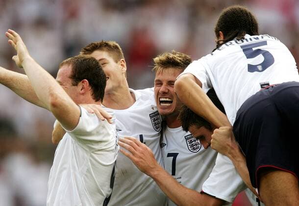 Torjubel England, v.li.: Wayne Rooney, Steven Gerrard, David Beckham und Rio Ferdinand -  Fußball WM Herren WM 2006, Länderspiel, Nationalteam, Achtelfinale, Nationaltrikot Gruppe Stuttgart Freude, Fußball WM Herren WM 2006, Länderspiel, Nationalteam, Achtelfinale, Nationaltrikot Gruppe Stuttgart Freude,
