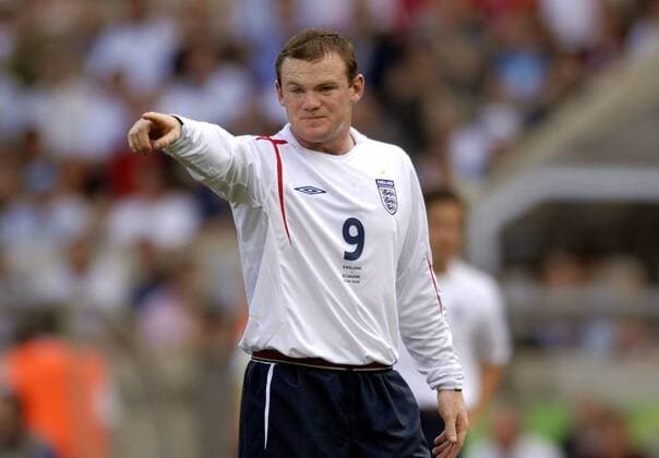 Wayne Rooney (England) gibt die Richtung vor Fußball WM Herren WM 2006, Länderspiel, Nationalteam, Nationaltrikot, Achtelfinale Einzelbild Stuttgart Fußball WM Herren WM 2006, Länderspiel, Nationalteam, Nationaltrikot, Achtelfinale Einzelbild Stuttgart