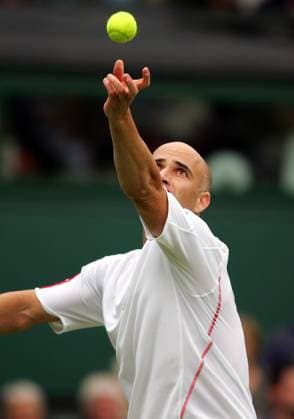 Andre Agassi (USA) - Aufschlag Tennis Herren All England Championships 2006, Grand Slam, ATP Tour Einzelbild Wimbledon London Tennis Herren All England Championships 2006, Grand Slam, ATP Tour Einzelbild Wimbledon London