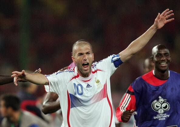 Zinedine Zidane (Frankreich) - Schlußjubel -  Fußball WM Herren WM 2006, Länderspiel, Nationalteam, Achtelfinale, Frankreich, Nationaltrikot Einzelbild Hannover Freude, Begeisterung, Fußball WM Herren WM 2006, Länderspiel, Nationalteam, Achtelfinale, Frankreich, Nationaltrikot Einzelbild Hannover Freude, Begeisterung,