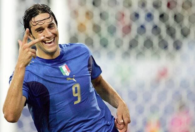 Luca Toni (Italien) - Torjubel - Fußball WM Herren WM 2006, Länderspiel, Nationalteam, Nationaltrikot, Italien Einzelbild Hamburg Freude, Fußball WM Herren WM 2006, Länderspiel, Nationalteam, Nationaltrikot, Italien Einzelbild Hamburg Freude,