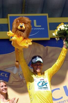 Tour de France 2006: Prologsieger Thor Hushovd (Norwegen Credit Agricole) erobert das gelbe Trikot - Radsport Herren Tour de France 2006, ProTour, Straßenradsport, Straße, Rad, Prolog, Einzelzeitfahren, Zeitfahren Einzelbild Prolog: Straßburg Freude, Radsport Herren Tour de France 2006, ProTour, Straßenradsport, Straße, Rad, Prolog, Einzelzeitfahren, Zeitfahren Einzelbild Prolog: Straßburg Freude,