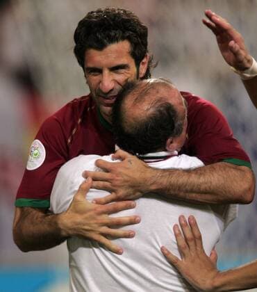 Luis Figo und Nationaltrainer Luiz Felipe Scolari (beide Portugal) - Schlussjubel Fußball WM Herren WM 2006, Länderspiel, Nationalteam, Viertelfinale, Nationaltrikot, Gruppe Gelsenkirchen Harmonie Freude, Fußball WM Herren WM 2006, Länderspiel, Nationalteam, Viertelfinale, Nationaltrikot, Gruppe Gelsenkirchen Harmonie Freude,