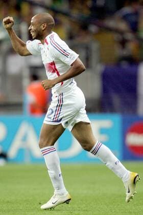 Thierry Henry (Frankreich) - Torjubel -  Fußball WM Herren WM 2006, Länderspiel, Nationalteam, Viertelfinale, Nationaltrikot Einzelbild Frankfurt M. Freude, Fußball WM Herren WM 2006, Länderspiel, Nationalteam, Viertelfinale, Nationaltrikot Einzelbild Frankfurt M. Freude,
