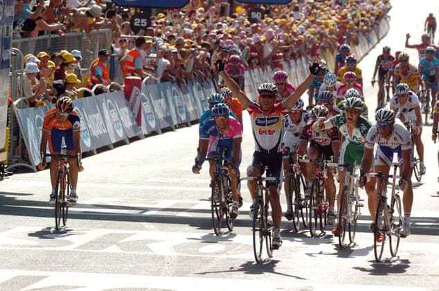 Etappensieger Robbie McEwen (Australien Davitamon Lotto, 4.v.re.) gewinnt die 2. Etappe der Tour de France 2006 -  Radsport Herren Tour de France 2006, ProTour, Straßenradsport, Straße, Rad, Vdig Gruppe 2. Etappe: Obernai - Esch sur Alzette Freude, Radsport Herren Tour de France 2006, ProTour, Straßenradsport, Straße, Rad, Vdig Gruppe 2. Etappe: Obernai - Esch sur Alzette Freude,