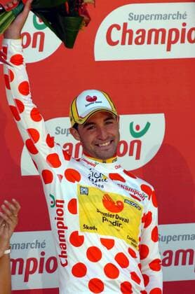 David de La Fuente (Spanien Saunier Duval Prodir) im Bergtrikot bei der Siegerehrung zur 2. Etappe der Tour de France 2006 -  Radsport Herren 93. Tour de France 2006, ProTour, Straßenradsport, Straße, Rad, Vdig Einzelbild 2. Etappe: Obernai - Esch sur Alzette Freude, Radsport Herren 93. Tour de France 2006, ProTour, Straßenradsport, Straße, Rad, Vdig Einzelbild 2. Etappe: Obernai - Esch sur Alzette Freude,