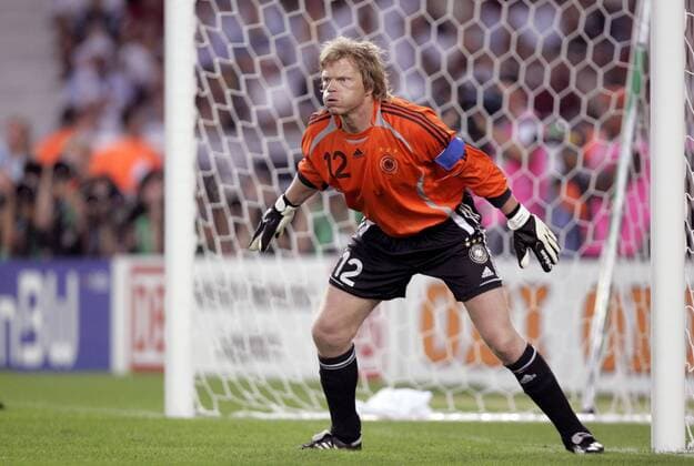 Torwart Oliver Kahn (Deutschland) konzentriert Fußball WM Herren WM 2006, Länderspiel, Nationalteam, Nationaltrikot, Spiel um Platz 3, drei Einzelbild Stuttgart Konzentration, Fußball WM Herren WM 2006, Länderspiel, Nationalteam, Nationaltrikot, Spiel um Platz 3, drei Einzelbild Stuttgart Konzentration,