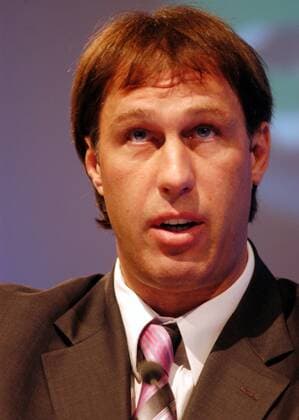 FIBA Mitglied und Basketballlegende Sarunas Marciulionis (Litauen) hält während der Generalversammlung eine Rede Basketball Herren FIBA Europe Generalversammlung 2006, Versammlung, Tagung, Konferenz, Porträt München Basketball Herren FIBA Europe Generalversammlung 2006, Versammlung, Tagung, Konferenz, Porträt München