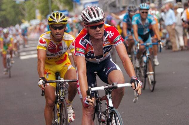 Cadel Evans (Australien Davitamon Lotto) vor Christophe Rinero (Frankreich Saunier Duval Prodir) -  Radsport Herren Tour de France 2006, ProTour, Straßenradsport, Straße, Rad Gruppe 12. Etappe: Luchon - Carcassonne Radsport Herren Tour de France 2006, ProTour, Straßenradsport, Straße, Rad Gruppe 12. Etappe: Luchon - Carcassonne