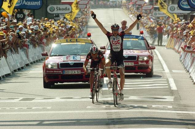 Jens Voigt (Deutschland CSC, vorn) gewinnt die 13. Etappe der Tour de France 2006 vor Oscar Pereiro Sio (Spanien Caisse D Epargne - Iles Balears) - Radsport Herren 93. Tour de France 2006, ProTour, Straßenradsport, Straße, Rad Totale 13. Etappe Beziers - Montelimar Freude, Begeisterung, Radsport Herren 93. Tour de France 2006, ProTour, Straßenradsport, Straße, Rad Totale 13. Etappe Beziers - Montelimar Freude, Begeisterung,