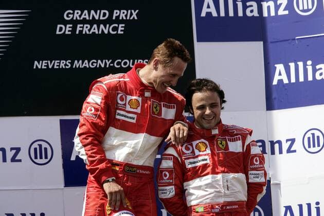 Michael Schumacher (Deutschland, li.) feiert seinen Sieg beim GP von Frankreich 2006 mit Teamkollege Felipe Massa (Brasilien beide Ferrari) Motorsport Grand Prix Herren Großer Preis von Frankreich 2006, Formel 1, Weltmeisterschaft, F1, F, GP, WM Gruppe Magny Cours Harmonie, Freude, Motorsport Grand Prix Herren Großer Preis von Frankreich 2006, Formel 1, Weltmeisterschaft, F1, F, GP, WM Gruppe Magny Cours Harmonie, Freude,