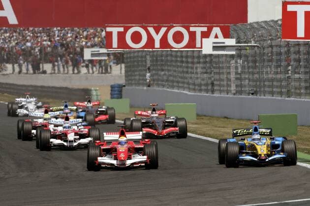 Start zum GP von Frankreich 2006 u.a mit Felipe Massa (Brasilien Ferrari, li.) und Fernando Alonso (Spanien Renault, re.) Motorsport Grand Prix Herren Großer Preis von Frankreich 2006, Formel 1, Weltmeisterschaft, F1, F, GP, WM Totale Magny Cours Motorsport Grand Prix Herren Großer Preis von Frankreich 2006, Formel 1, Weltmeisterschaft, F1, F, GP, WM Totale Magny Cours