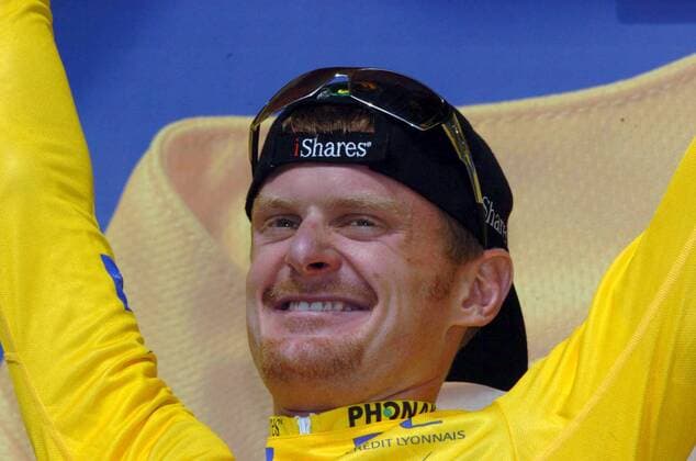 Floyd Landis (USA Phonak) im gelben Trikot bei der Siegerehrung zur 15. Etappe der Tour de France 2006 - Radsport Herren 93. Tour de France 2006, ProTour, Straßenradsport, Straße, Rad, Porträt 15. Etappe: Gap - L Alpe d Huez Freude, Radsport Herren 93. Tour de France 2006, ProTour, Straßenradsport, Straße, Rad, Porträt 15. Etappe: Gap - L Alpe d Huez Freude,