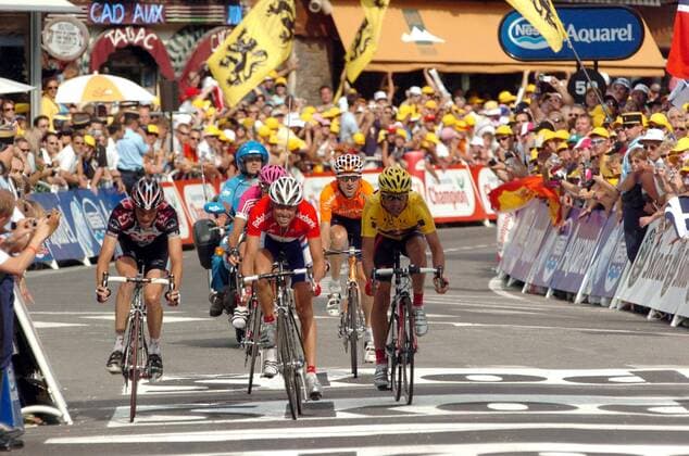 Bergankunft, v.li.: Fränk Schleck (Luxemburg CSC), Michael Boogerd (Niederlande Rabobank) und Oscar Pereiro Sio (Spanien Caisse d Epargne - Illes Balears) -  Radsport Herren 93. Tour de France 2006, ProTour, Straßenradsport, Straße, Rad Gruppe 17. Etappe: Saint Jean de Maurienne - Morzine Radsport Herren 93. Tour de France 2006, ProTour, Straßenradsport, Straße, Rad Gruppe 17. Etappe: Saint Jean de Maurienne - Morzine