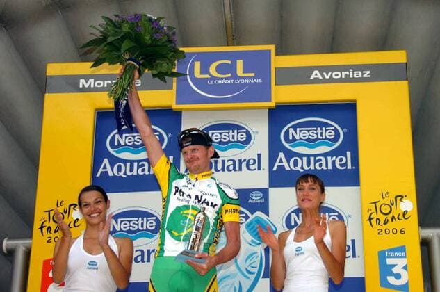 Floyd Landis (USA Phonak) gewinnt die 17. Etappe der Tour de France 2006 -  Radsport Herren 93. Tour de France 2006, ProTour, Straßenradsport, Straße, Rad Gruppe 17. Etappe: Saint Jean de Maurienne - Morzine Freude, Radsport Herren 93. Tour de France 2006, ProTour, Straßenradsport, Straße, Rad Gruppe 17. Etappe: Saint Jean de Maurienne - Morzine Freude,