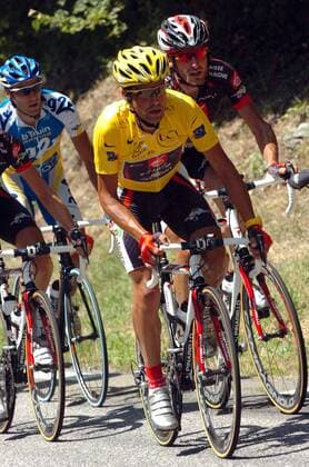 Oscar Pereiro (Spanien Caisse d Epargne - Illes Balears) im gelben Trikot -  Radsport Herren 93. Tour de France, ProTour, Straßenradsport, Straße, Rad, Einzelbild 2006 17. Etappe: Saint Jean de Maurienne - Morzine Radsport Herren 93. Tour de France, ProTour, Straßenradsport, Straße, Rad, Einzelbild 2006 17. Etappe: Saint Jean de Maurienne - Morzine