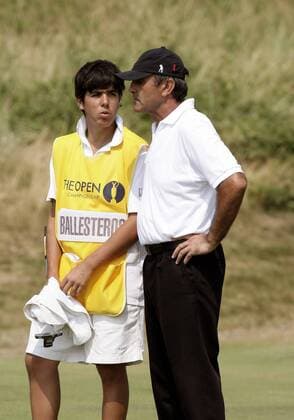 Severiano Ballesteros (Spanien, re.) im Gespräch mit seinem Sohn und Caddie Javier -  (LON2006072029) Golf Herren British Open Championship 2006, PGA Tour Gruppe Hoylake Liverpool Golf Herren British Open Championship 2006, PGA Tour Gruppe Hoylake Liverpool