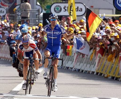Matteo Tosatto (Quick Step Innergetic, re.) gewinnt die 18. Etappe der Tour de France 2006 vor Cristian Moreni (beide Italien Cofidis) Radsport EM Herren 93. Tour de France 2006, ProTour, Straßenradsport, Straße, Rad, Gruppe 18. Etappe: Morzine - Macon Freude, Begeisterung, Radsport EM Herren 93. Tour de France 2006, ProTour, Straßenradsport, Straße, Rad, Gruppe 18. Etappe: Morzine - Macon Freude, Begeisterung,