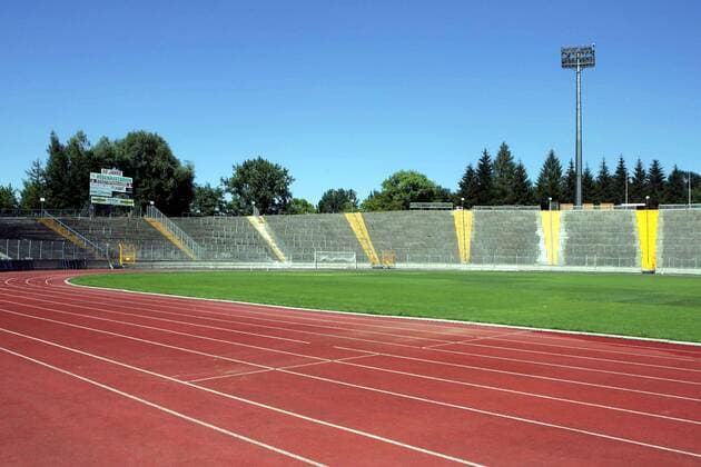 Fußball, Stadiongeschichte FC Augsburg Rosenaustadion, Heimspielstätte des FC Augsburg Fußball 2. BL Herren Saison 2006 2007, FC Augsburg, Vereinsstory, Fotostory, Stadionstory Totale Rosenaustadion Augsburg Leere, Fußball 2. BL Herren Saison 2006 2007, FC Augsburg, Vereinsstory, Fotostory, Stadionstory Totale Rosenaustadion Augsburg Leere,