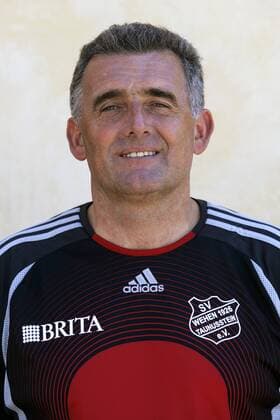 Trainer Djuradj Vasic (SV Wehen) Fußball Herren Regionalliga Süd 2006 2007, 3. Liga, Vorstellung, Präsentation, Pressetermin, SV Wehen Porträt Wehen Fußball Herren Regionalliga Süd 2006 2007, 3. Liga, Vorstellung, Präsentation, Pressetermin, SV Wehen Porträt Wehen