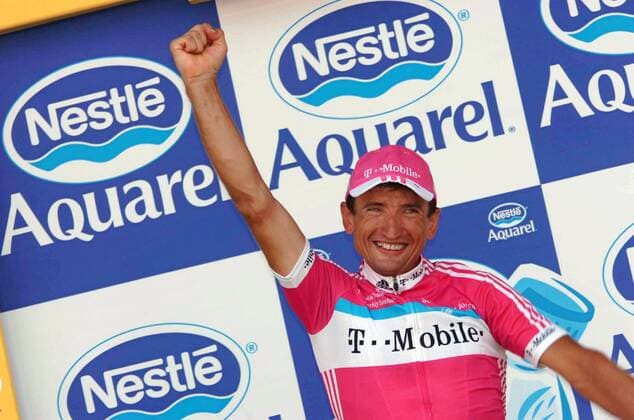 Serhiy Honchar (Ukraine T Mobile) gewinnt die 19. Etappe der Tour de France 2006 -  Radsport Herren 93. Tour de France, ProTour, Straßenradsport, Straße, Rad, Zeitfahren, Einzelzeitfahren 2006 Einzelbild Nahrungs und Genussmittel, Wasser, Nestel Aquarel 19. Etappe: Le Creusot - Montceau les Mines Freude, Radsport Herren 93. Tour de France, ProTour, Straßenradsport, Straße, Rad, Zeitfahren, Einzelzeitfahren 2006 Einzelbild Nahrungs und Genussmittel, Wasser, Nestel Aquarel 19. Etappe: Le Creusot - Montceau les Mines Freude,