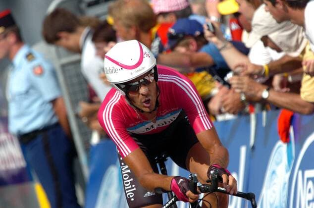 Andreas Klöden (Deutschland T Mobile) - Zielankunft -  Radsport Herren 93. Tour de France, ProTour, Straßenradsport, Straße, Rad, Zeitfahren, Einzelzeitfahren Einzelbild 2006 19. Etappe: Le Creusot - Montceau les Mines Radsport Herren 93. Tour de France, ProTour, Straßenradsport, Straße, Rad, Zeitfahren, Einzelzeitfahren Einzelbild 2006 19. Etappe: Le Creusot - Montceau les Mines