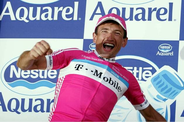 Serhiy Honchar (Ukraine T Mobile) gewinnt die 19. Etappe der Tour de France 2006 -  Radsport Herren 93. Tour de France 2006, ProTour, Straßenradsport, Straße, Rad, Zeitfahren, Einzelzeitfahren Einzelbild 19. Etappe: Le Creusot - Montceau les Mines Freude, Begeisterung, Radsport Herren 93. Tour de France 2006, ProTour, Straßenradsport, Straße, Rad, Zeitfahren, Einzelzeitfahren Einzelbild 19. Etappe: Le Creusot - Montceau les Mines Freude, Begeisterung,